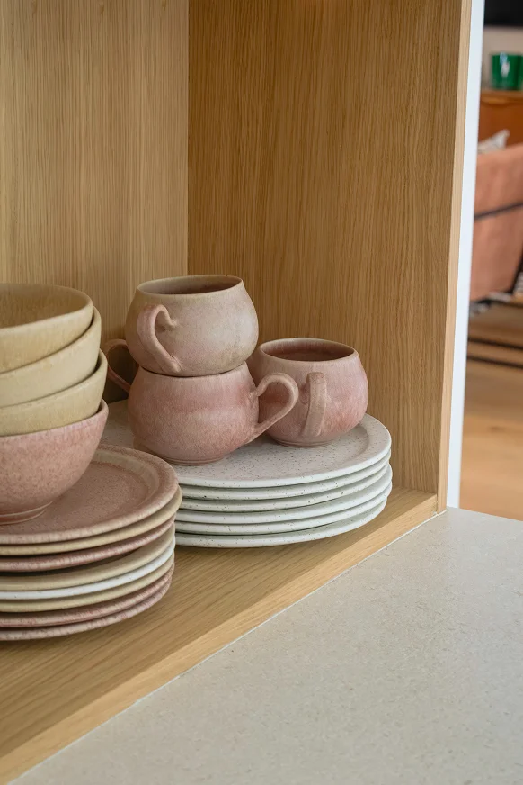 Sinpar Studio — Detalle ceramica artesanal en cocina reforma chalet Pozuelo