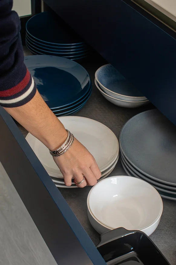 Sinpar Studio — Cajon cocina azul reforma piso Atocha